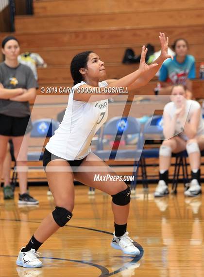 Thumbnail 2 in White Oak vs Dixon (Joseph L. Beasley Spikefest) photogallery.