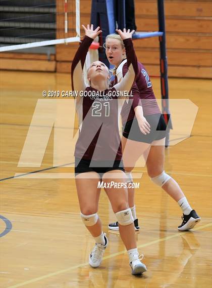 Thumbnail 2 in White Oak vs Dixon (Joseph L. Beasley Spikefest) photogallery.
