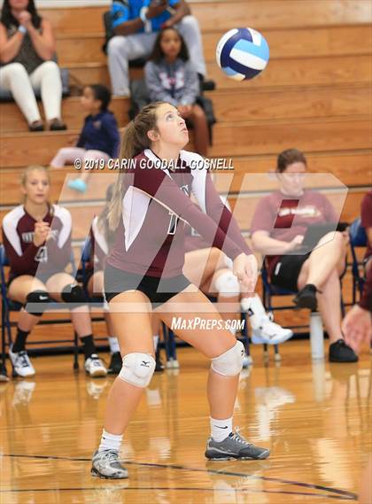 Thumbnail 2 in White Oak vs Dixon (Joseph L. Beasley Spikefest) photogallery.