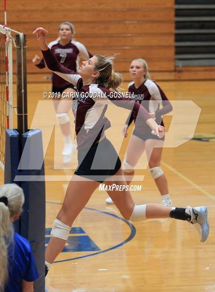 Thumbnail 2 in White Oak vs Dixon (Joseph L. Beasley Spikefest) photogallery.