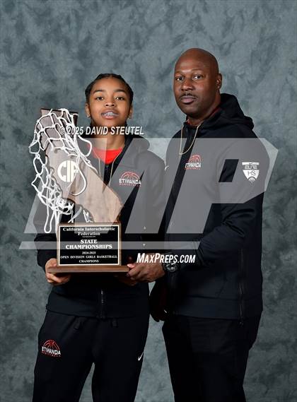 Thumbnail 3 in Etiwanda (CIF State Open Div. Awards) photogallery.