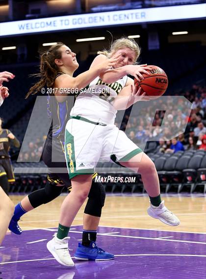 Thumbnail 2 in Del Campo vs. Rio Americano photogallery.