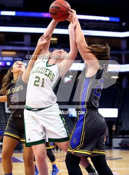 Thumbnail 2 in Del Campo vs. Rio Americano photogallery.
