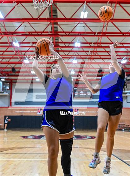 Thumbnail 2 in Kingman vs Lake Havasu  photogallery.