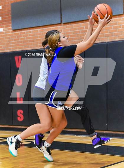 Thumbnail 2 in Kingman vs Lake Havasu  photogallery.