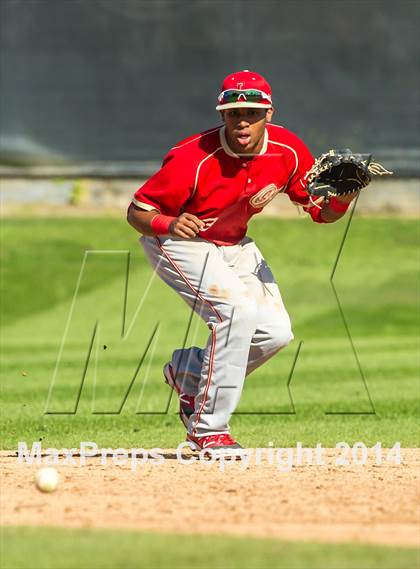 Thumbnail 1 in Orange Lutheran vs. Huntington Beach photogallery.