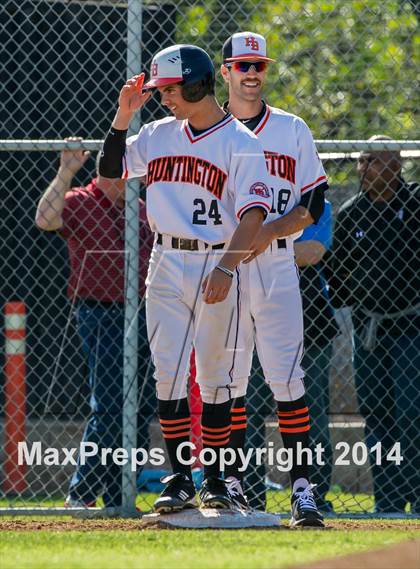 Thumbnail 3 in Orange Lutheran vs. Huntington Beach photogallery.