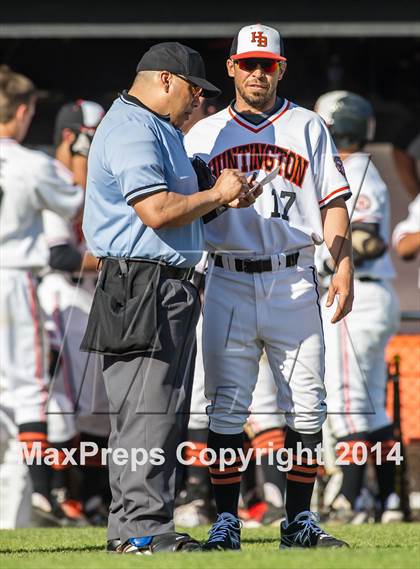 Thumbnail 3 in Orange Lutheran vs. Huntington Beach photogallery.