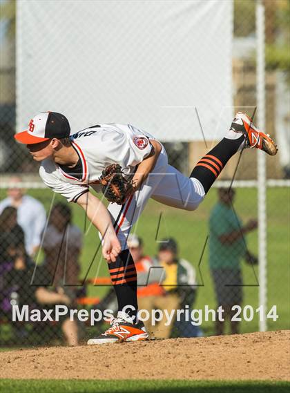 Thumbnail 2 in Orange Lutheran vs. Huntington Beach photogallery.