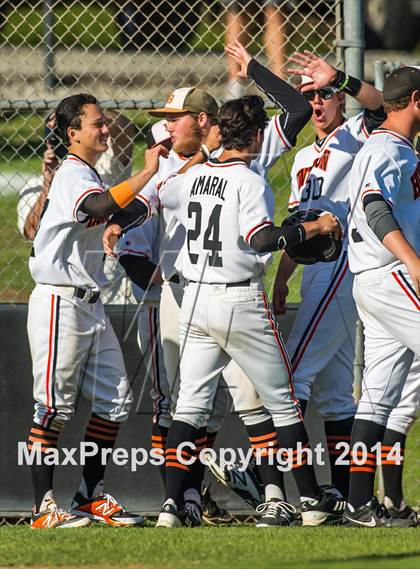 Thumbnail 2 in Orange Lutheran vs. Huntington Beach photogallery.