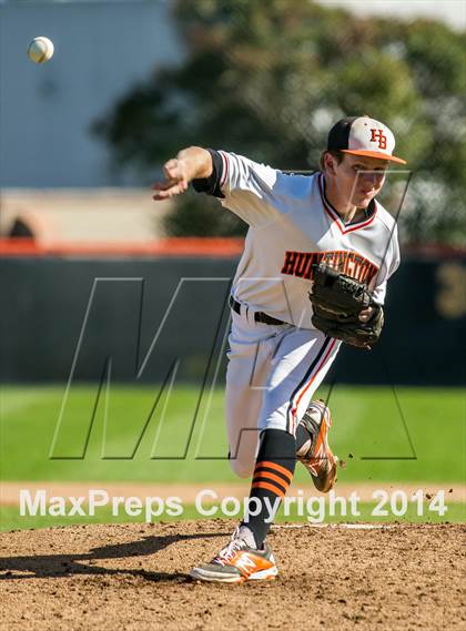 Thumbnail 2 in Orange Lutheran vs. Huntington Beach photogallery.