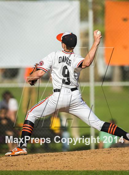 Thumbnail 3 in Orange Lutheran vs. Huntington Beach photogallery.