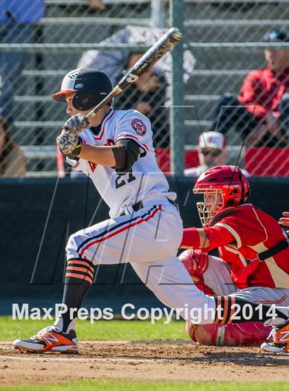 Thumbnail 3 in Orange Lutheran vs. Huntington Beach photogallery.