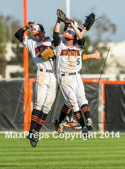 Thumbnail 3 in Orange Lutheran vs. Huntington Beach photogallery.