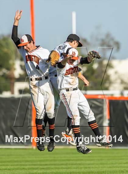 Thumbnail 2 in Orange Lutheran vs. Huntington Beach photogallery.