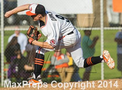 Thumbnail 3 in Orange Lutheran vs. Huntington Beach photogallery.