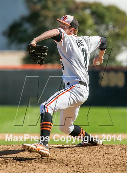 Thumbnail 3 in Orange Lutheran vs. Huntington Beach photogallery.