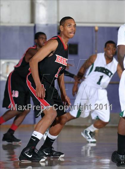 Thumbnail 3 in Kennedy vs. Dorsey (St. Hope Elite Classic) photogallery.
