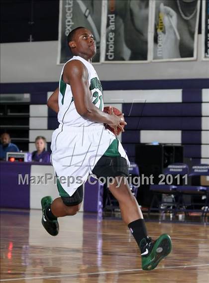 Thumbnail 2 in Kennedy vs. Dorsey (St. Hope Elite Classic) photogallery.