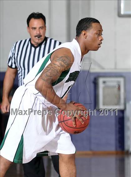 Thumbnail 3 in Kennedy vs. Dorsey (St. Hope Elite Classic) photogallery.