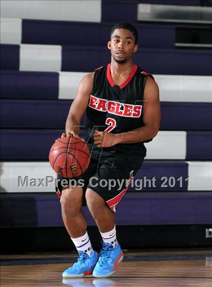 Thumbnail 3 in Kennedy vs. Dorsey (St. Hope Elite Classic) photogallery.