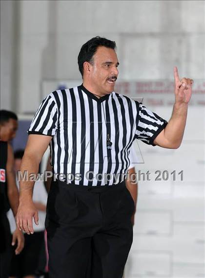 Thumbnail 1 in Kennedy vs. Dorsey (St. Hope Elite Classic) photogallery.