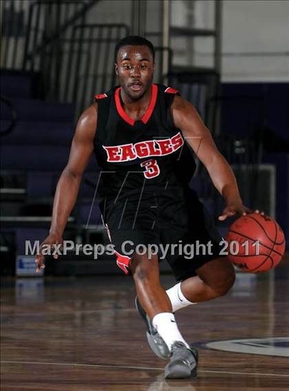 Thumbnail 1 in Kennedy vs. Dorsey (St. Hope Elite Classic) photogallery.