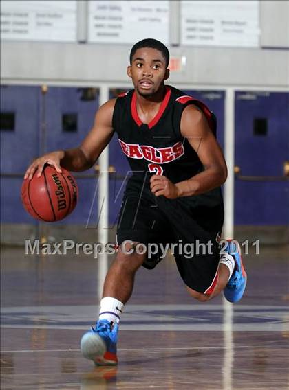 Thumbnail 1 in Kennedy vs. Dorsey (St. Hope Elite Classic) photogallery.