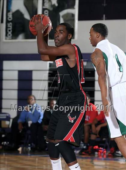 Thumbnail 2 in Kennedy vs. Dorsey (St. Hope Elite Classic) photogallery.
