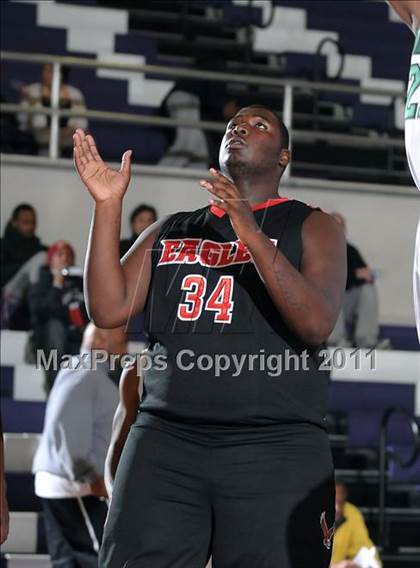 Thumbnail 3 in Kennedy vs. Dorsey (St. Hope Elite Classic) photogallery.