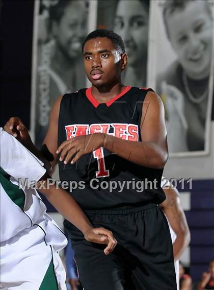 Thumbnail 3 in Kennedy vs. Dorsey (St. Hope Elite Classic) photogallery.