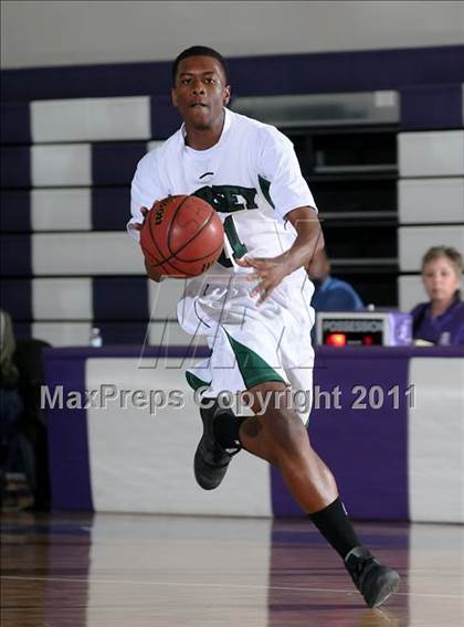 Thumbnail 1 in Kennedy vs. Dorsey (St. Hope Elite Classic) photogallery.