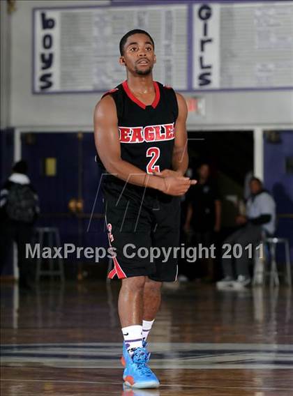 Thumbnail 1 in Kennedy vs. Dorsey (St. Hope Elite Classic) photogallery.
