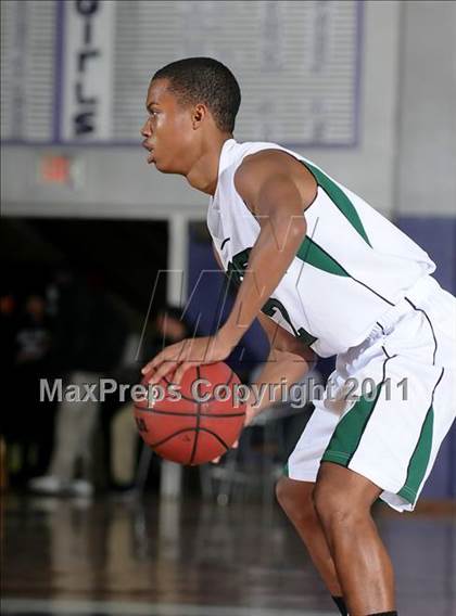 Thumbnail 1 in Kennedy vs. Dorsey (St. Hope Elite Classic) photogallery.