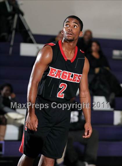 Thumbnail 2 in Kennedy vs. Dorsey (St. Hope Elite Classic) photogallery.