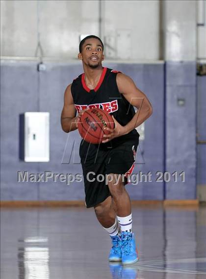 Thumbnail 2 in Kennedy vs. Dorsey (St. Hope Elite Classic) photogallery.