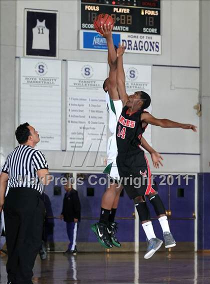 Thumbnail 1 in Kennedy vs. Dorsey (St. Hope Elite Classic) photogallery.