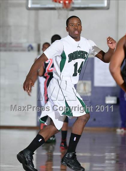 Thumbnail 3 in Kennedy vs. Dorsey (St. Hope Elite Classic) photogallery.