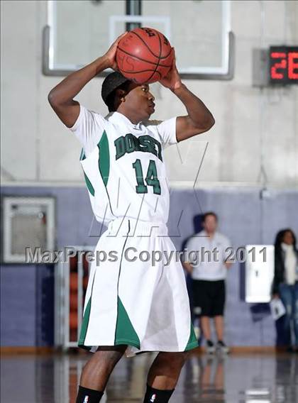 Thumbnail 1 in Kennedy vs. Dorsey (St. Hope Elite Classic) photogallery.