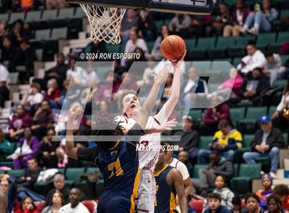 Thumbnail 2 in Niagara Falls vs Bay Shore (NYSPHSAA Class AAA Semifinal) photogallery.