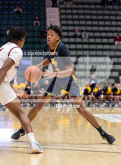 Thumbnail 2 in Niagara Falls vs Bay Shore (NYSPHSAA Class AAA Semifinal) photogallery.