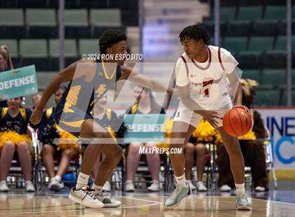 Thumbnail 3 in Niagara Falls vs Bay Shore (NYSPHSAA Class AAA Semifinal) photogallery.