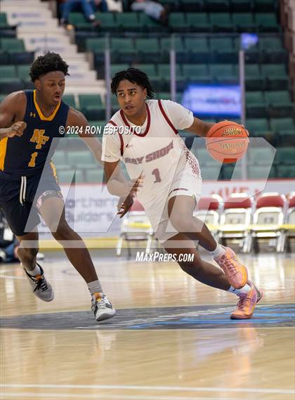 Thumbnail 3 in Niagara Falls vs Bay Shore (NYSPHSAA Class AAA Semifinal) photogallery.
