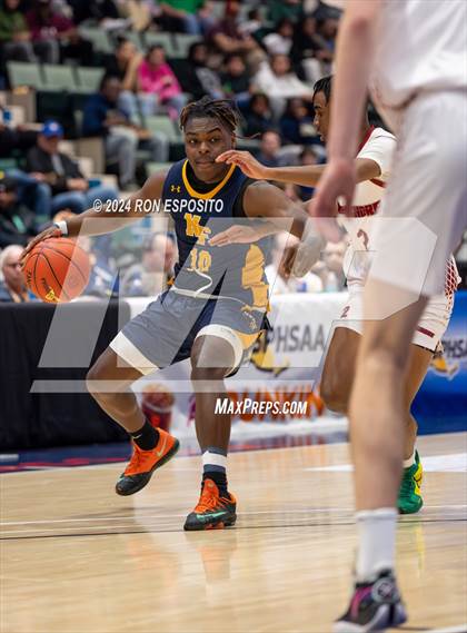 Thumbnail 2 in Niagara Falls vs Bay Shore (NYSPHSAA Class AAA Semifinal) photogallery.