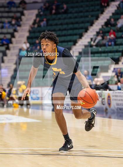 Thumbnail 2 in Niagara Falls vs Bay Shore (NYSPHSAA Class AAA Semifinal) photogallery.