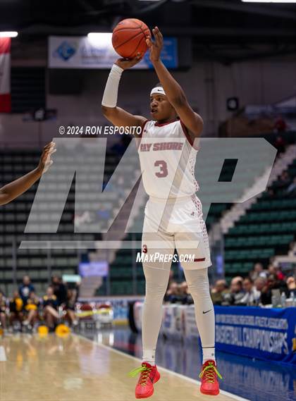 Thumbnail 3 in Niagara Falls vs Bay Shore (NYSPHSAA Class AAA Semifinal) photogallery.