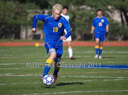 Thumbnail 2 in Lansing vs Port Jefferson (NYSPHSAA Class C Semifinal) photogallery.