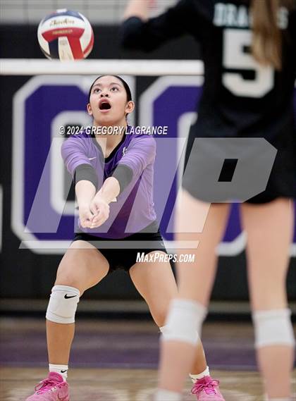 Thumbnail 2 in Southlake Carroll vs Timber Creek photogallery.