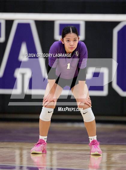 Thumbnail 3 in Southlake Carroll vs Timber Creek photogallery.