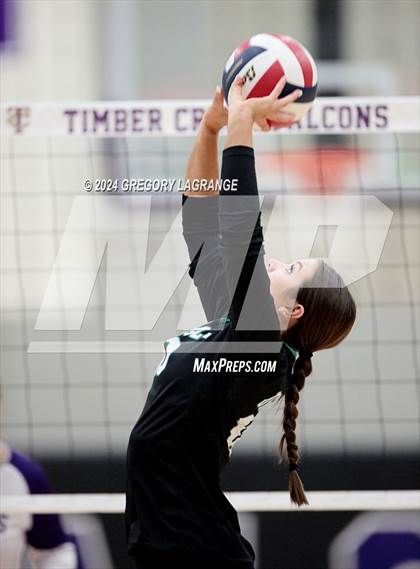 Thumbnail 3 in Southlake Carroll vs Timber Creek photogallery.